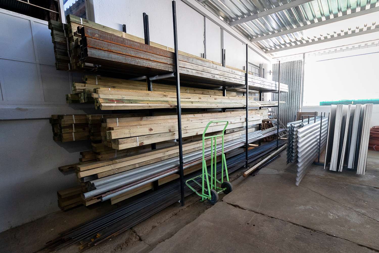 Building-Supplies-to-build-dreams